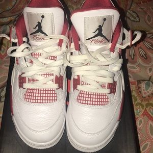 Air Jordan 4 Alternate
